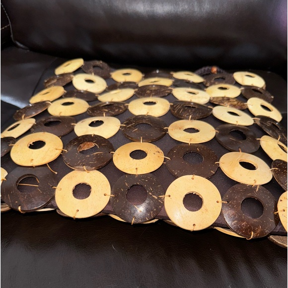 Handcrafted coconut shell purse. New no tags, purchased in the Caribbean. - Picture 4 of 6